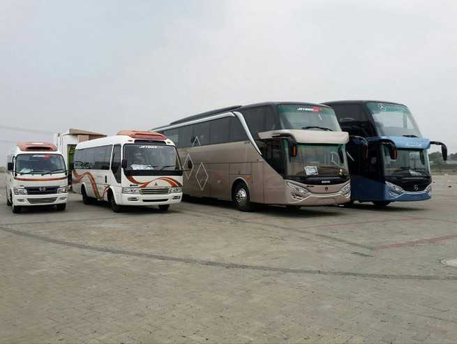 Bus Adi Putro-1-compressed