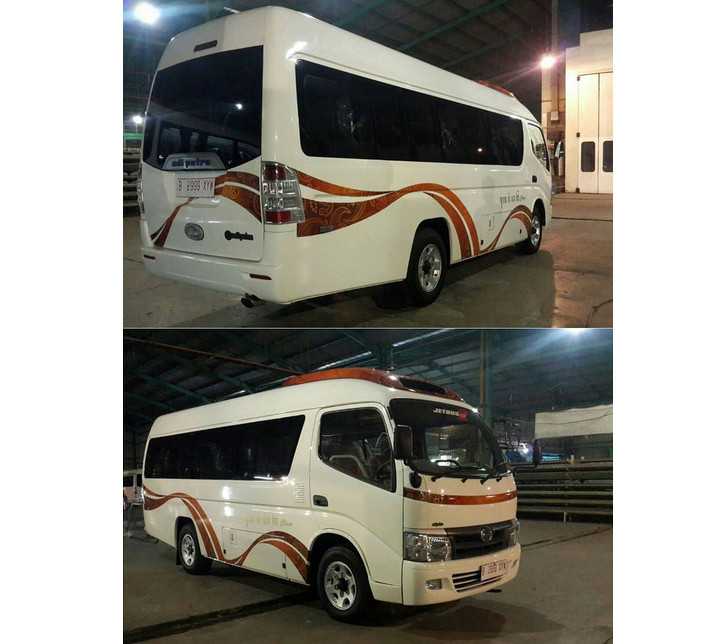 Bus Adi Putro-compressed