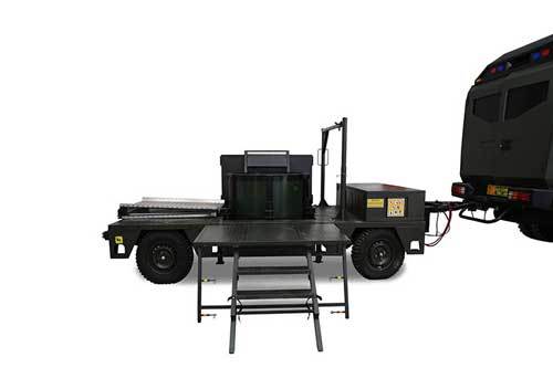 Truk Ivander EOD milik Tim Jihandak TNI AD dengan trailer Container bomb
