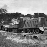 Uniline Train, Kereta Jaman Perang Dengan Roda Truk-compressed